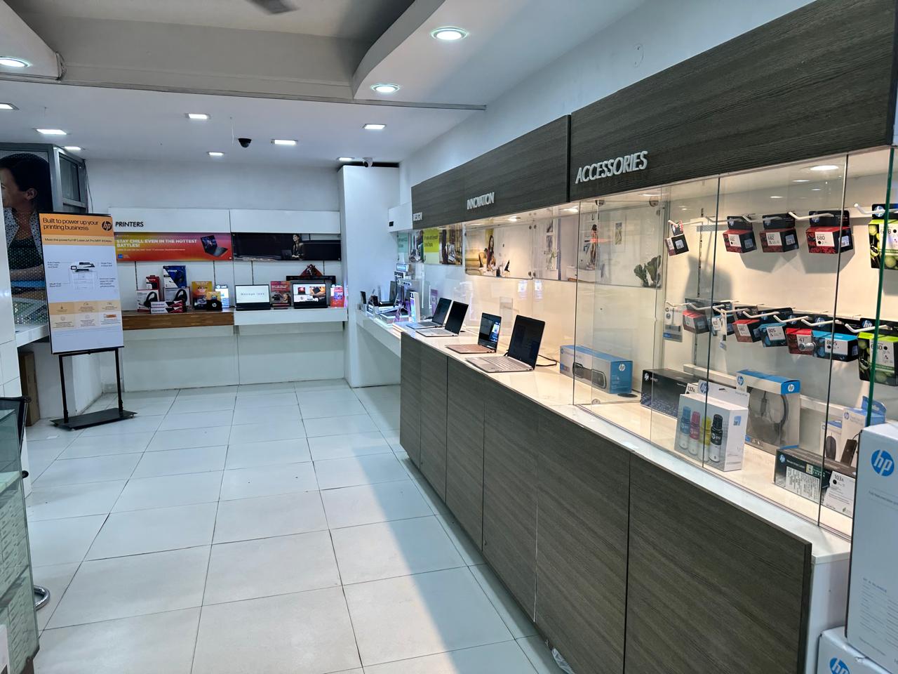 HP accessories and product display wall at Jetage HP World showroom, Sector 17 Chandigarh